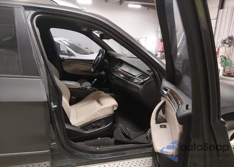 2011 BMW X5 xDrive35D z USA, uszkodzony, nr VIN 5UXZW0C51BL658908